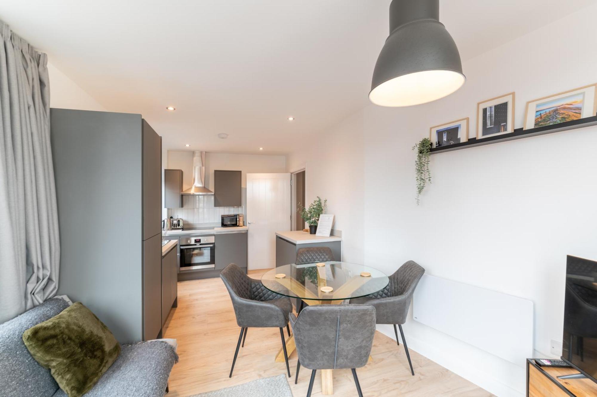 123 Queen Street - Crowd Luxury Apartment