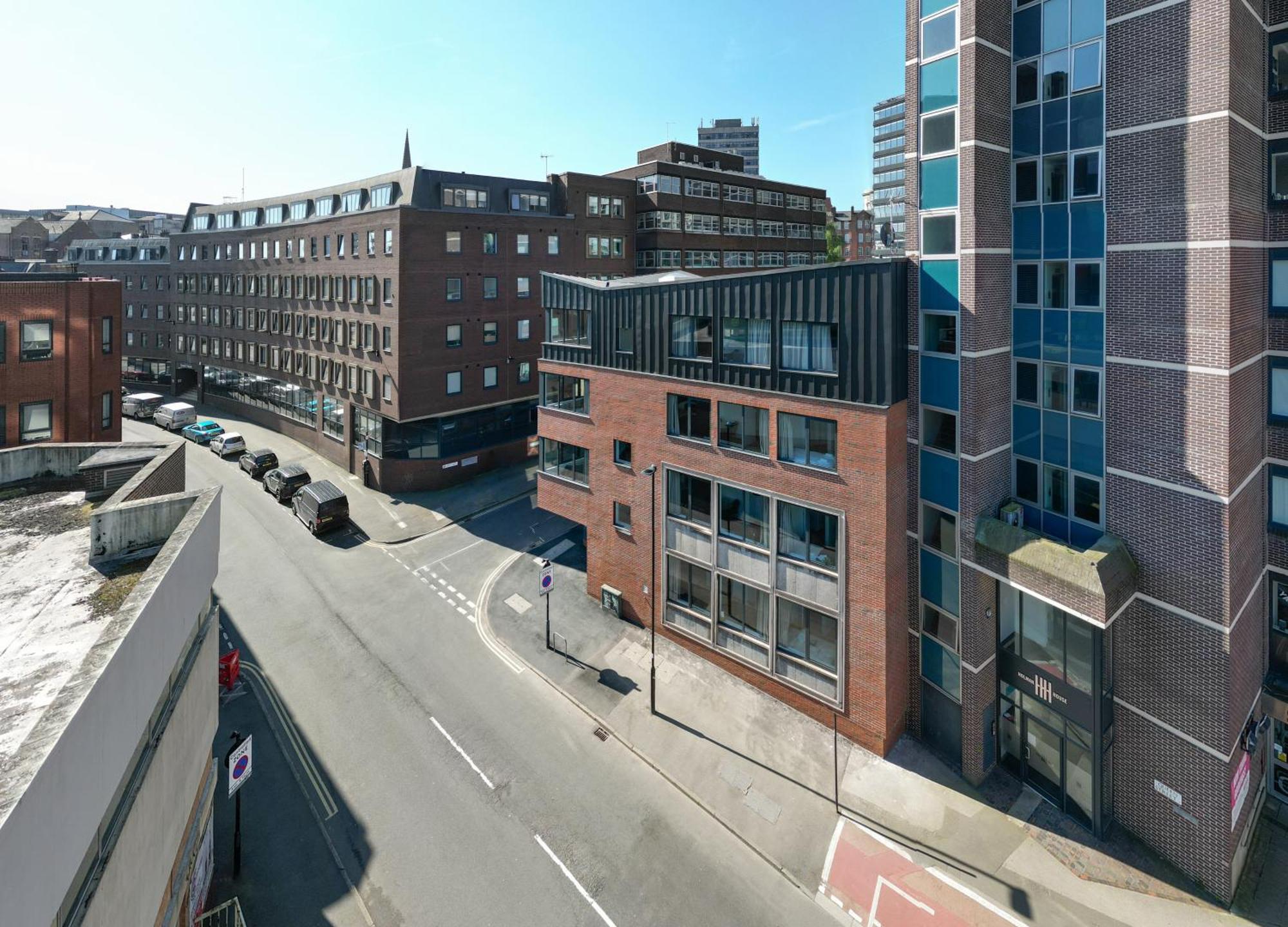 123 Queen Street - Crowd Luxury Apartment